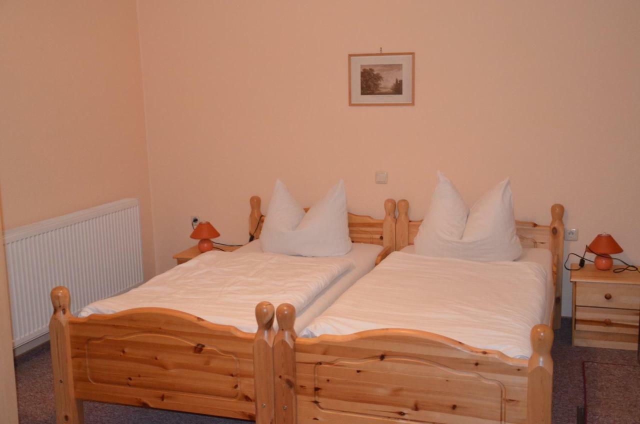 Pension Am Park Верліц Екстер'єр фото